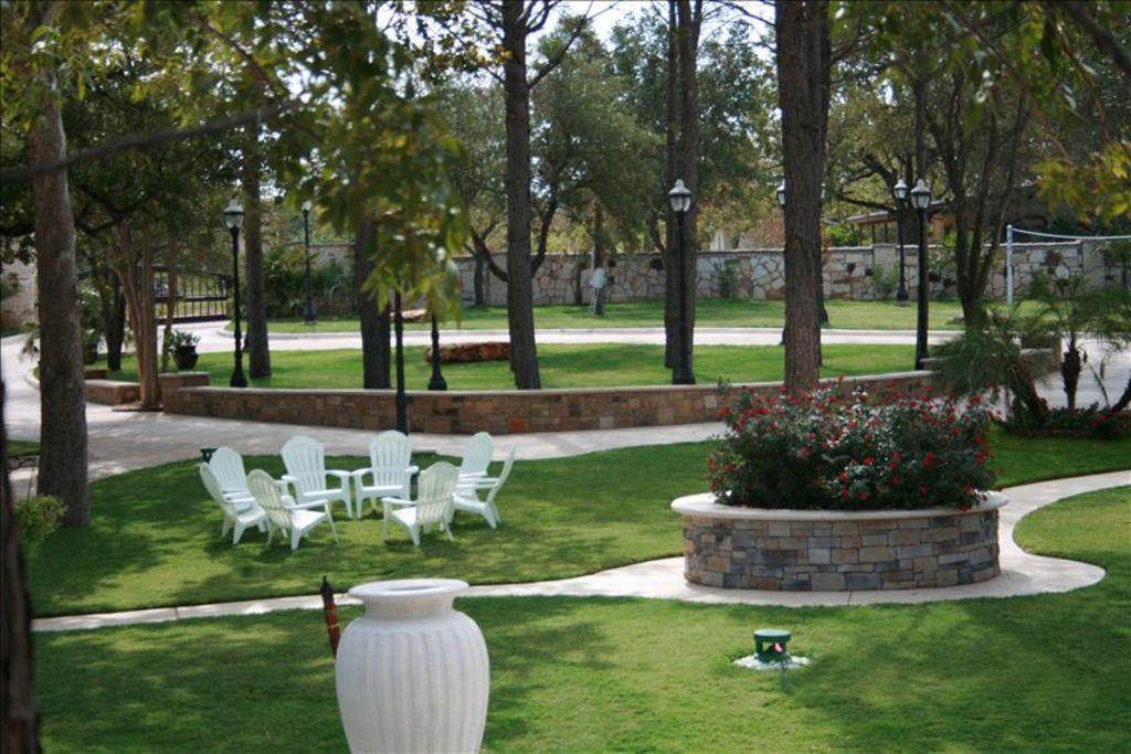 Paradise Resort At Hill Country Buchanan Dam Εξωτερικό φωτογραφία